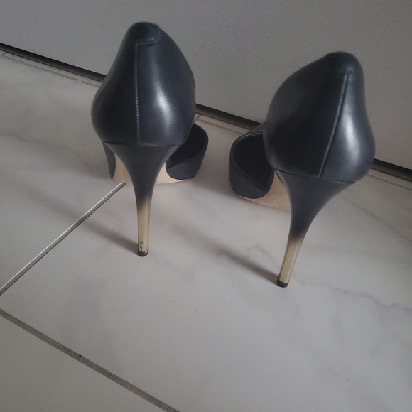 Black Stiletto - Picture 6 of 7